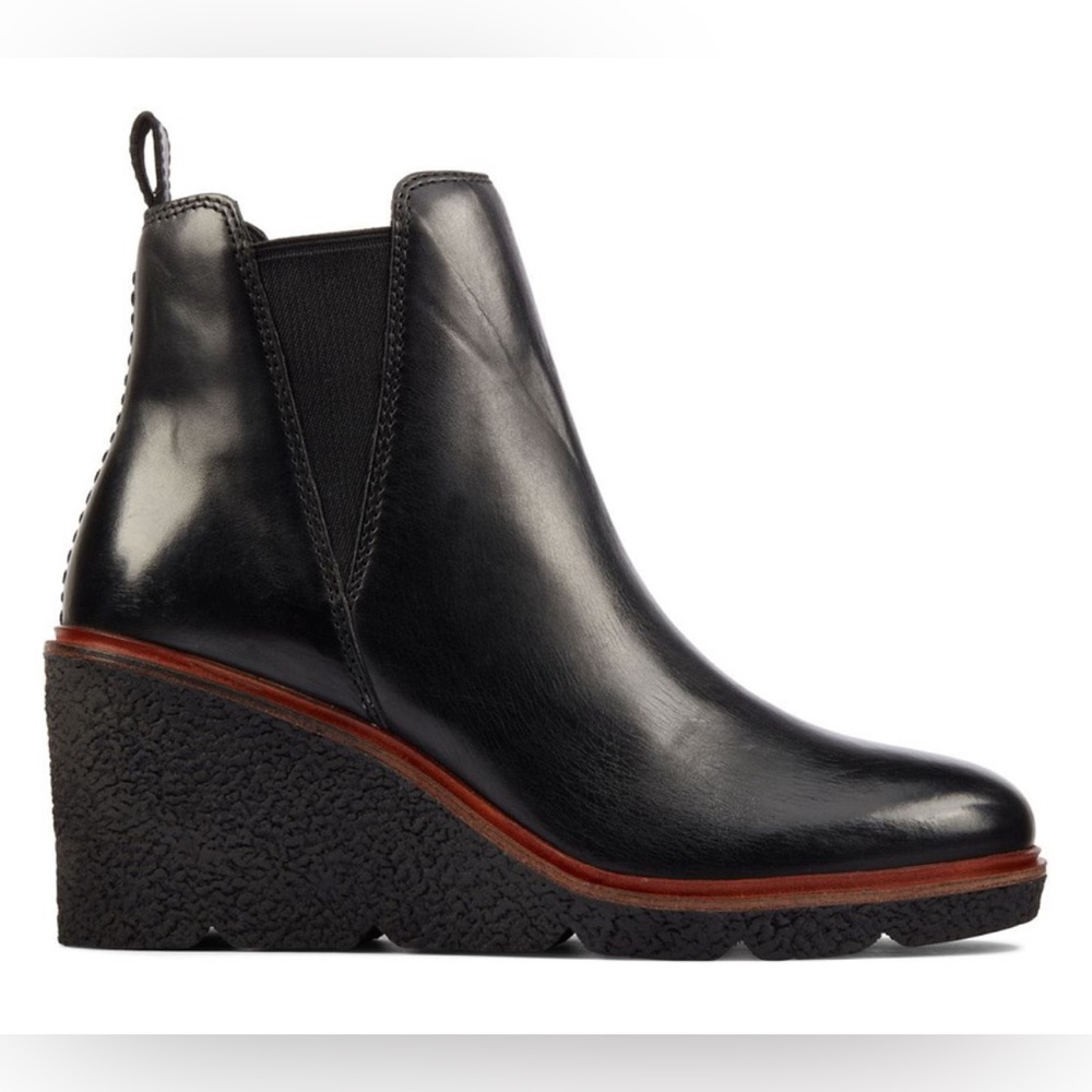 Clarks Clarkford Black Leather Bootie, 8.5